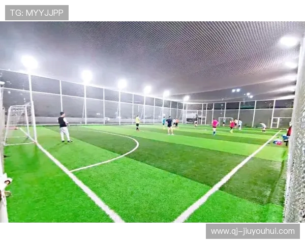 夏季实用又时尚的足球包精选推荐让你轻松收纳装备畅享绿茵场